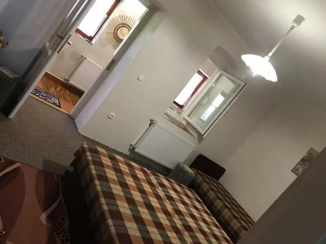 Apartament Rozsakert 2 *